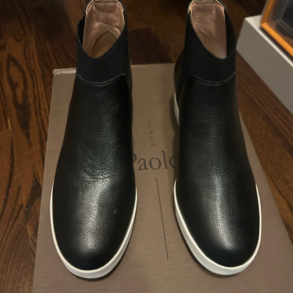 Linea Pelle Black Ankle Boots with White Soles